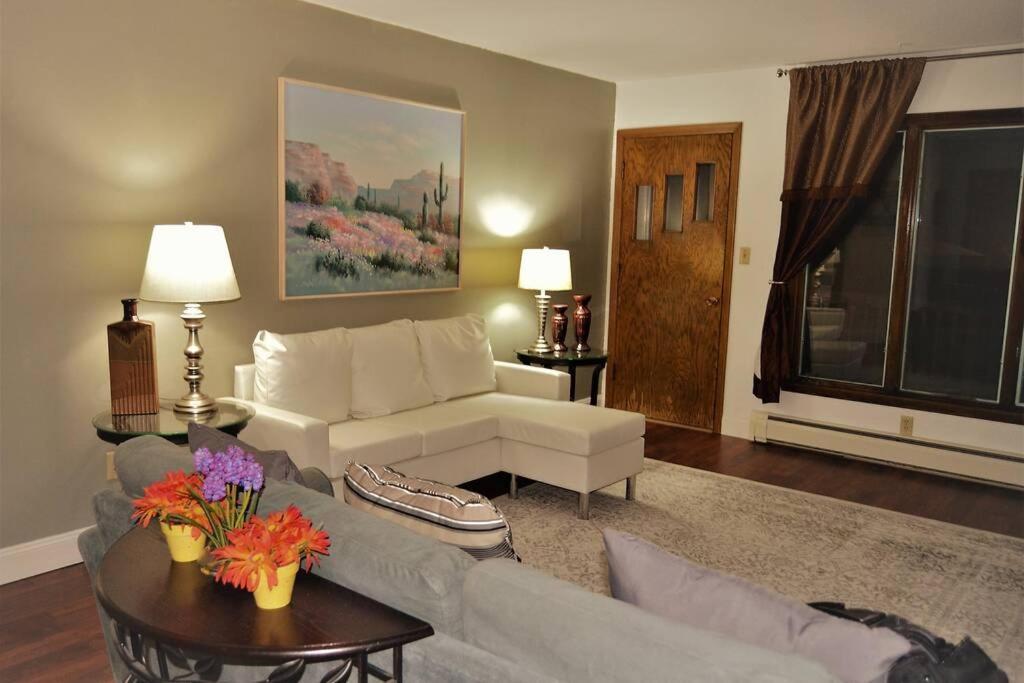 Arhaus 3 Lägenhet Grand Forks Exteriör bild